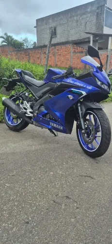 Vendo moto R 15 em estado de zero km