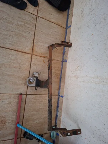Vendo em gate do Sandero tirei não vou usar mais 