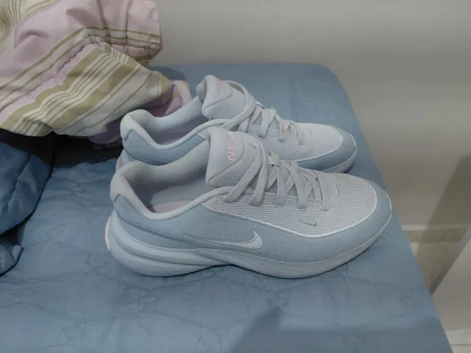 nike uplift sc
