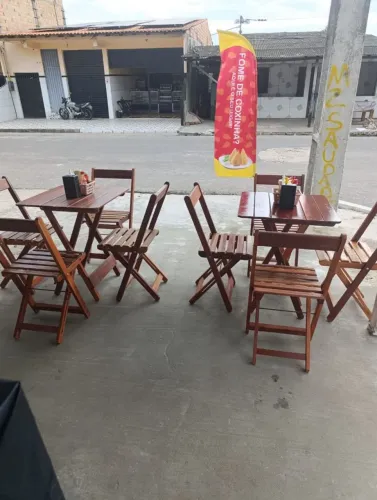 Tenho 4 jogos de mesa completo pra vender 