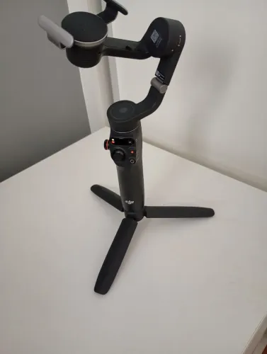 Estabilizador Gimbal DJI Osmo Mobile 6 Original + Tripé | Perfeito para Vídeos