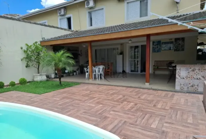 Casa com piscina para venda no Home Club Villa Branca  4 dormitórios, 1 suíte - 250m²