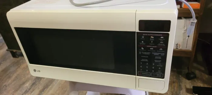 Micro-ondas LG MS3047GA 30 Litros Branco | Grande Capacidade | Ótimo estado