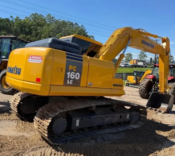 Escavadeira Hidráulica Komatsu PC160LC (17 toneladas) - Em até 120x