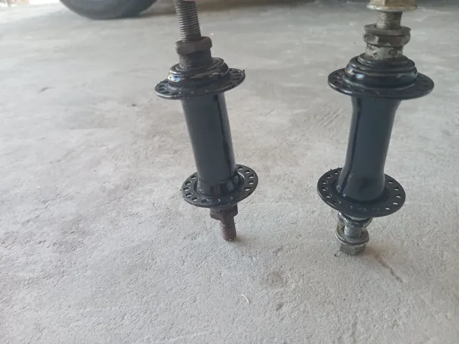 Vendo 2 cubos de roda 26 furos roletado