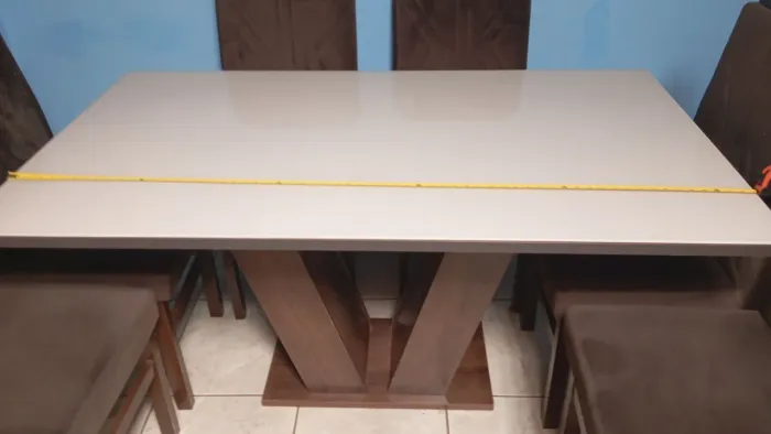 Vendo mesa 6 cadeiras 