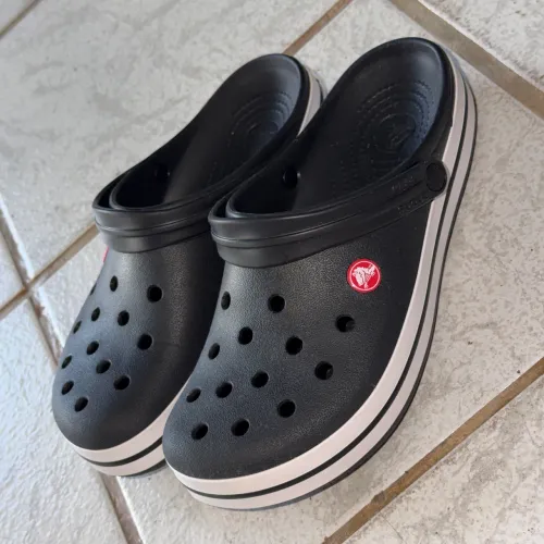 Crocs Original nunca usada Tamanho 39