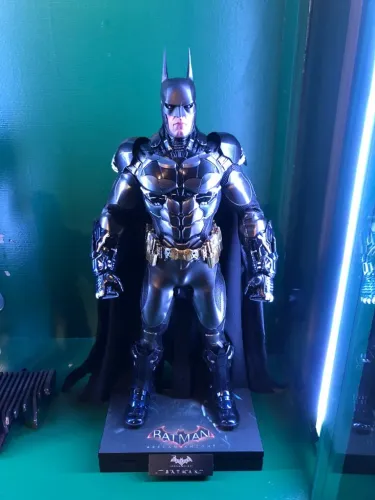 Hot Toys Batman Arkham Knight