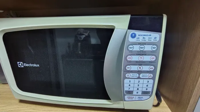 Micro-ondas Electrolux 20L MTD30 127V