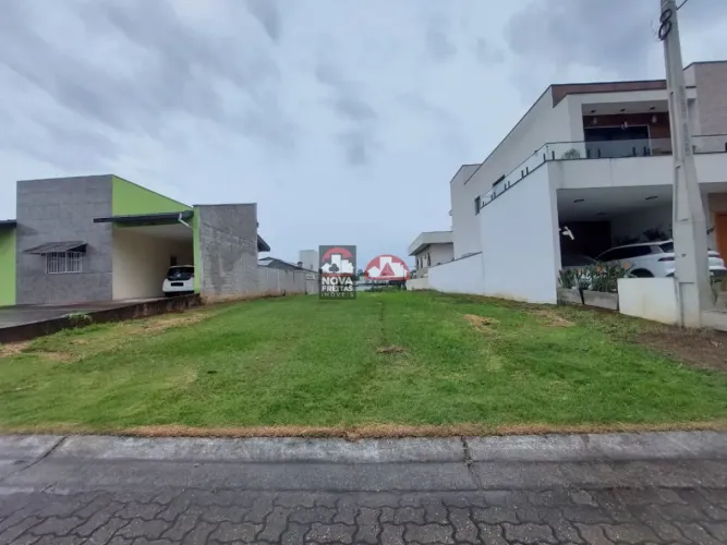 Terreno plano no Condomínio Vereda dos Manacás