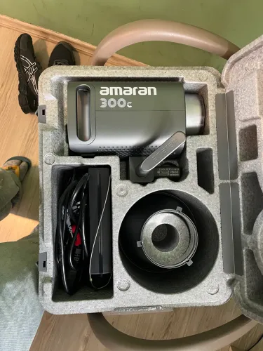 Led Amaran 300c Aputure RGB cinza IMPECÁVEL