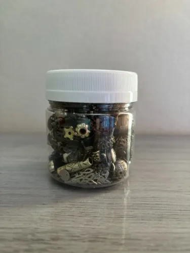 Pote de peças para artesanato 03.