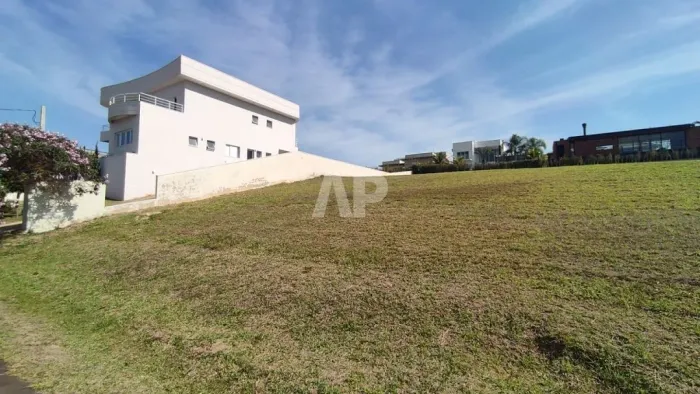 Terreno à venda em Itu no Condomínio Xapada Parque