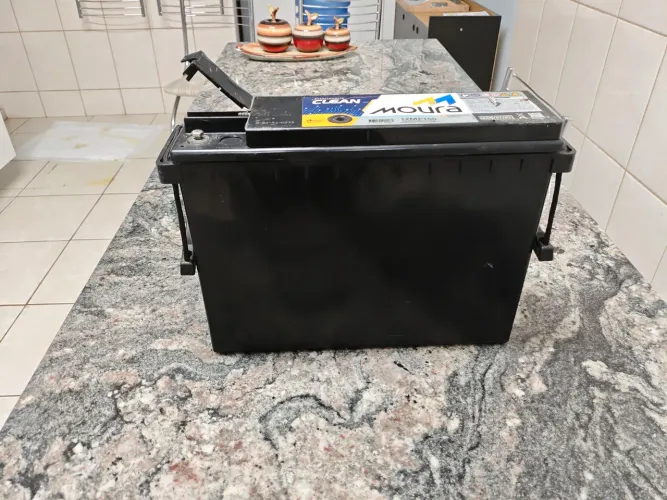 Bateria Moura 100 ahp estacionária