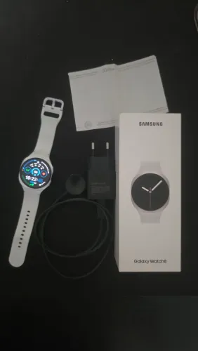 Samsung Galaxy Watch 8 40mm - Prata/Branco | LTE + GPS | Cristal Safira