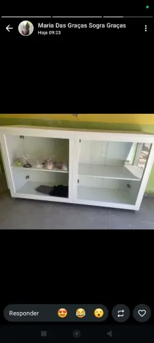 Armário com vitrine