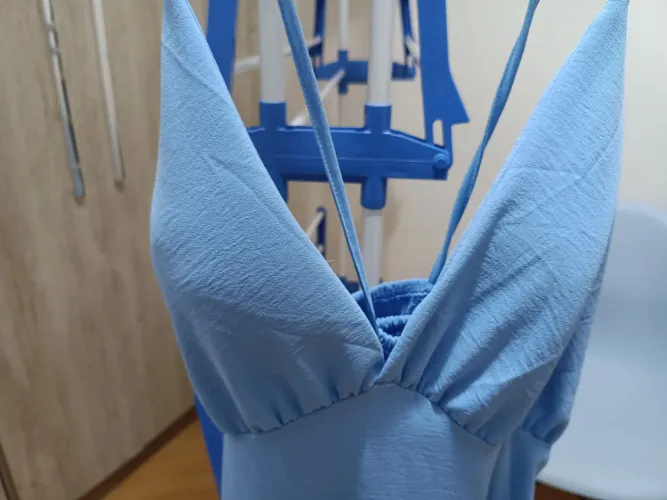 vestido azul com bojo e elastano