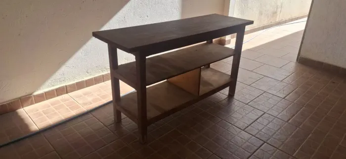 Bancada de madeira para oficina
