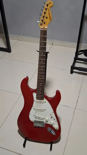 Guitarra stratocaster Giannini