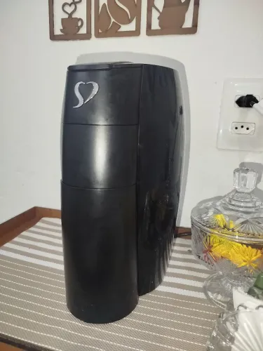 Vender logo: cafeteira elétrica