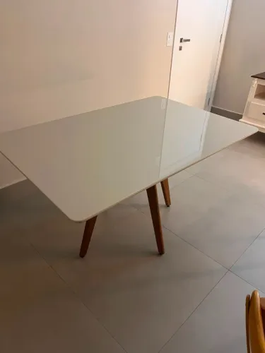 Mesa de jantar de vidro - retangular