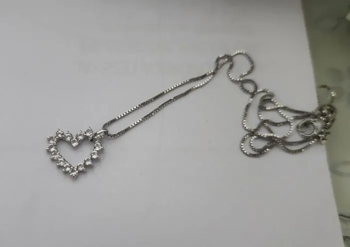 Colar Coração Ouro Branco 18K Diamantes Sintéticos