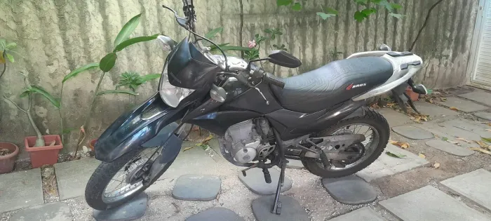 Vendo bros 2013 preta