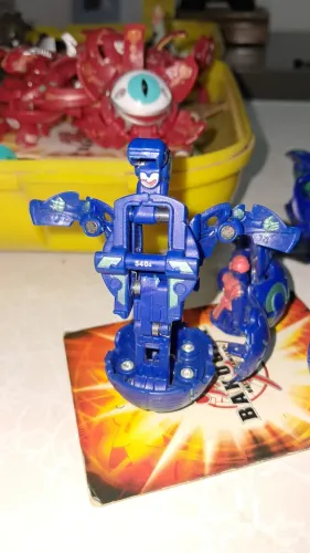 Bakugan Mega Brontes Aquos