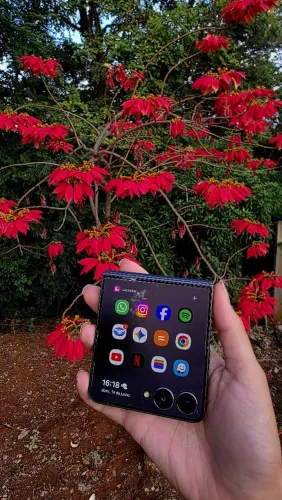 Samsung Galaxy Z Flip 7 (512GB / 12GB RAM) na garantia