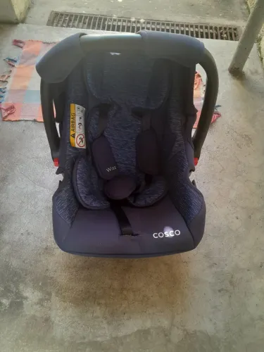 Vendo Bebe conforto e carrinho masculino