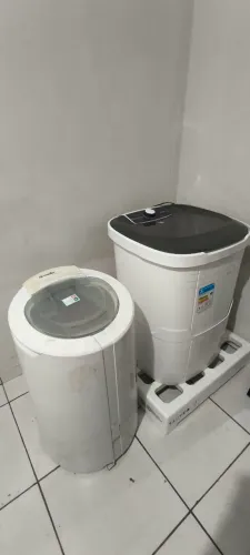 Máquina de lavar e centrifugadora