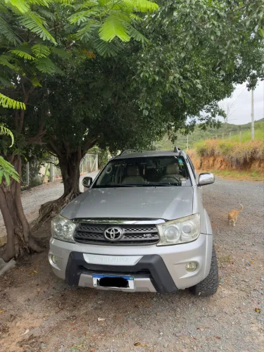 Toyota Hilux SW4 SRV 4X4 4.0 V6 24V Aut. 2010