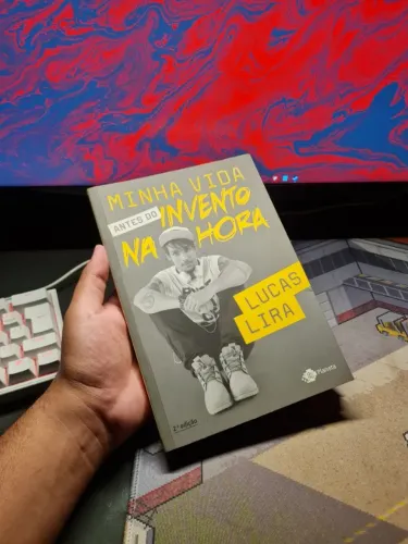 Livro Minha Vida Antes do Invento na Hora - Lucas Lira