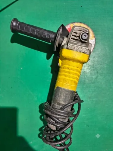 Esmerilhadeira Stanley 900w 220v