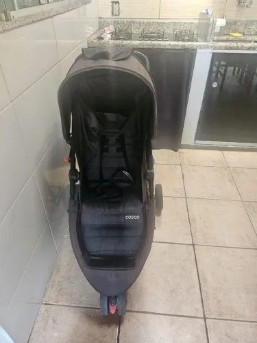 Vende-se ou troca carrinho de bebê