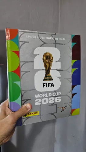 Album prata capa dura faltando apenas 23 figurinhas