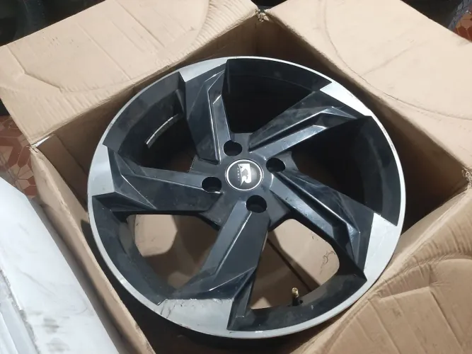 Rodas aro 17 Esportivas Krmai Estrela Preta New Fiesta 4x108 usadas