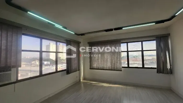 Imóvel para aluguel possui 35 metros quadrados em Centro - Jacareí - SP