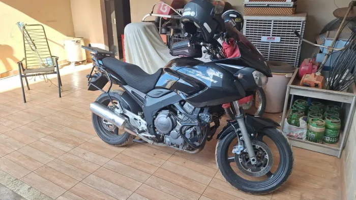 Moto muito conservada e revisada