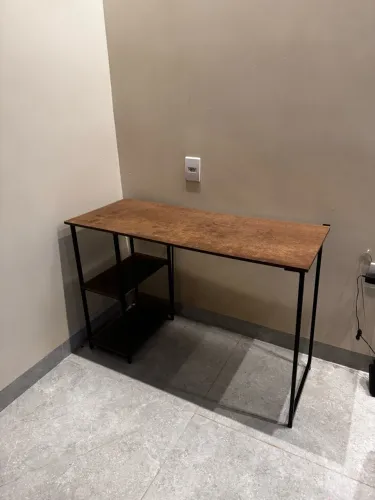 Mesa escrivaninha para escritório, quarto, sala, etc