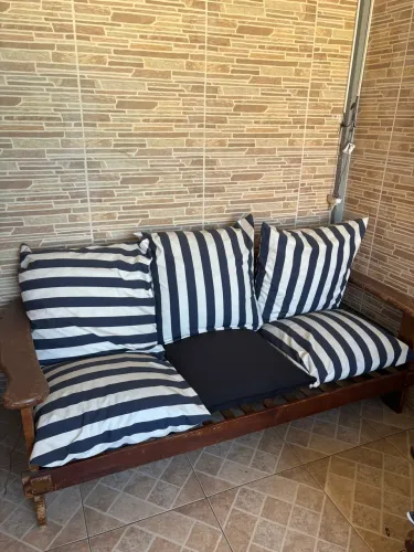 Conjunto de sofá em madeira jacarandá 