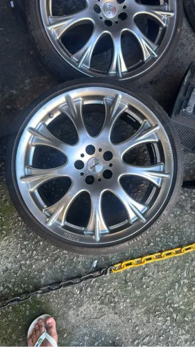 Rodas Momo M1 aro 18 5x100