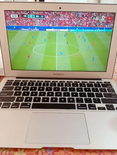 MACBOOK 11 AIR I5 TOP