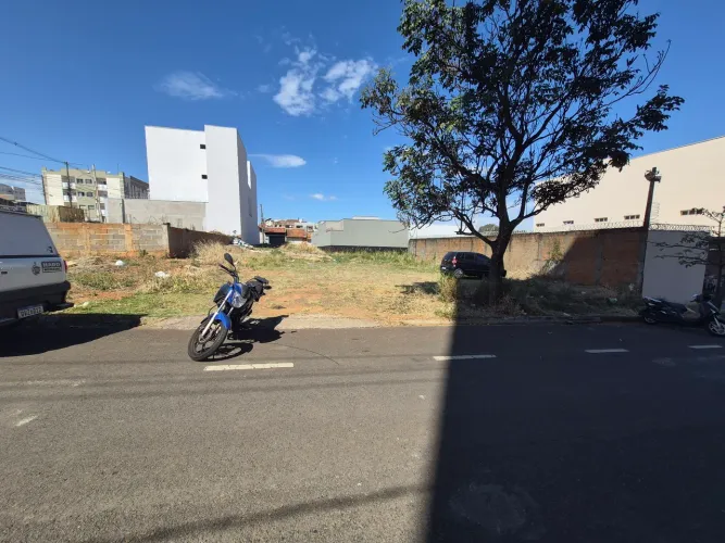 Terreno a venda na Vila Totoli próximo ao hemocentro!