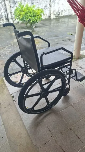 Cadeira de rodas super conservada