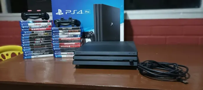 [VENDO] Super Kit PlayStation 4 Pro - Item de Colecionador - Tudo por R$ 3000