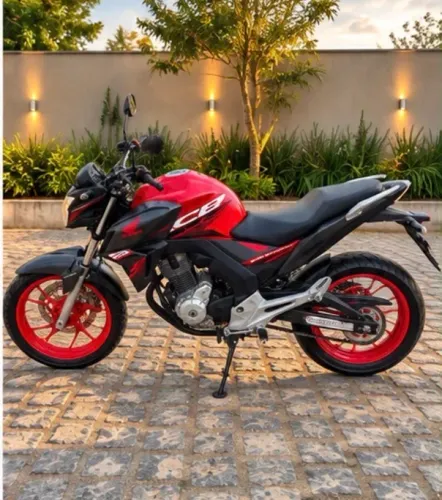 HONDA CB 250 TWISTER - LINDA E MUITO CONSERVADA!