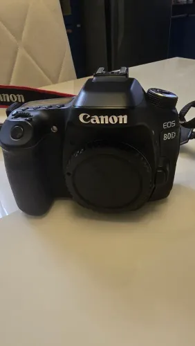 Camera Canon 80D ( somente corpo)