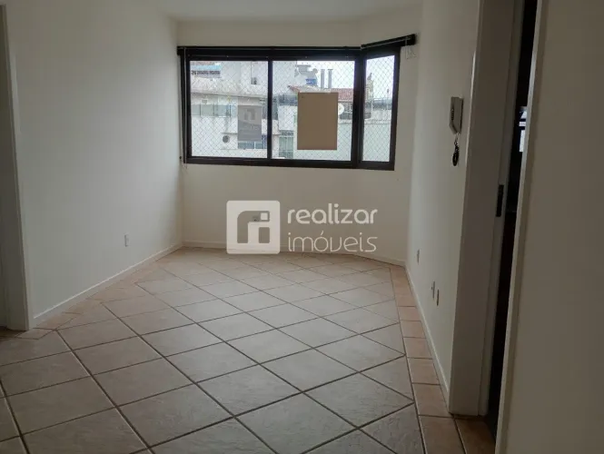 Apartamento 2 dormitórios bairro Agronômica em Florianópolis