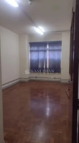 Sala comercial próxima ao Metrô São Bento | 26m² | Centro de São Paulo